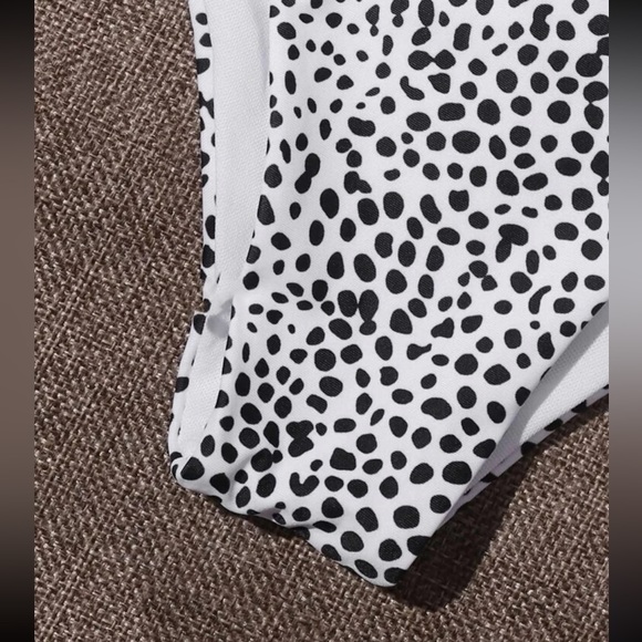 Women’s Bikini - Picture 4 of 7